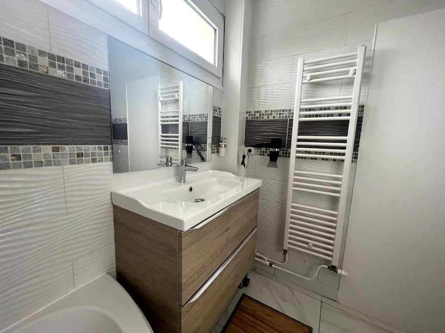 Hana Home Mantes-La-Jolie 6 Personnes Parking Public Gratuit Business&Family Exteriör bild